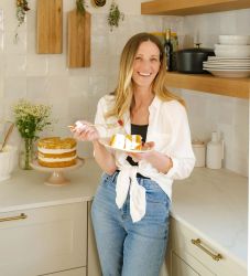 baker Lia Holter