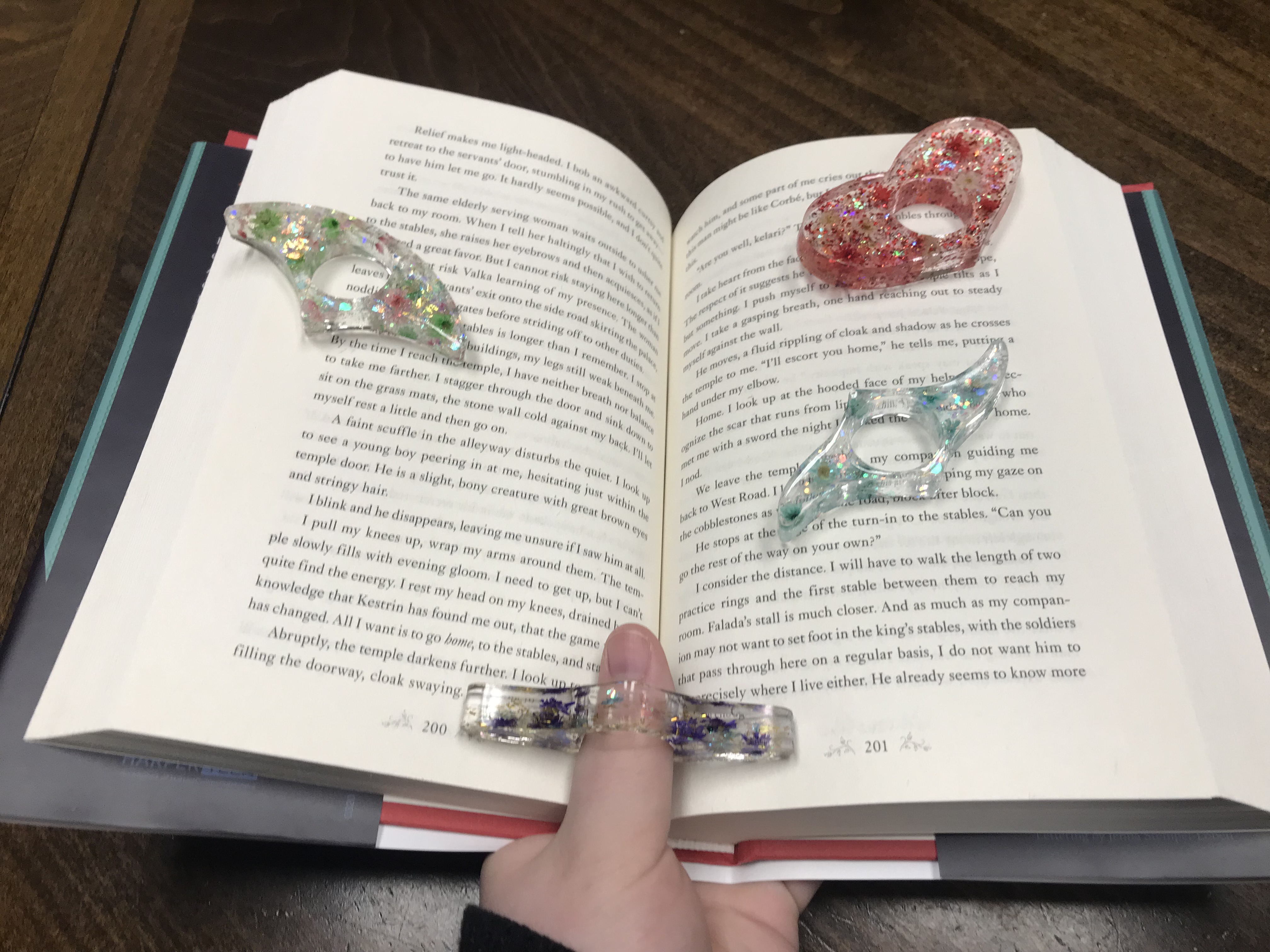 thumb book page holder